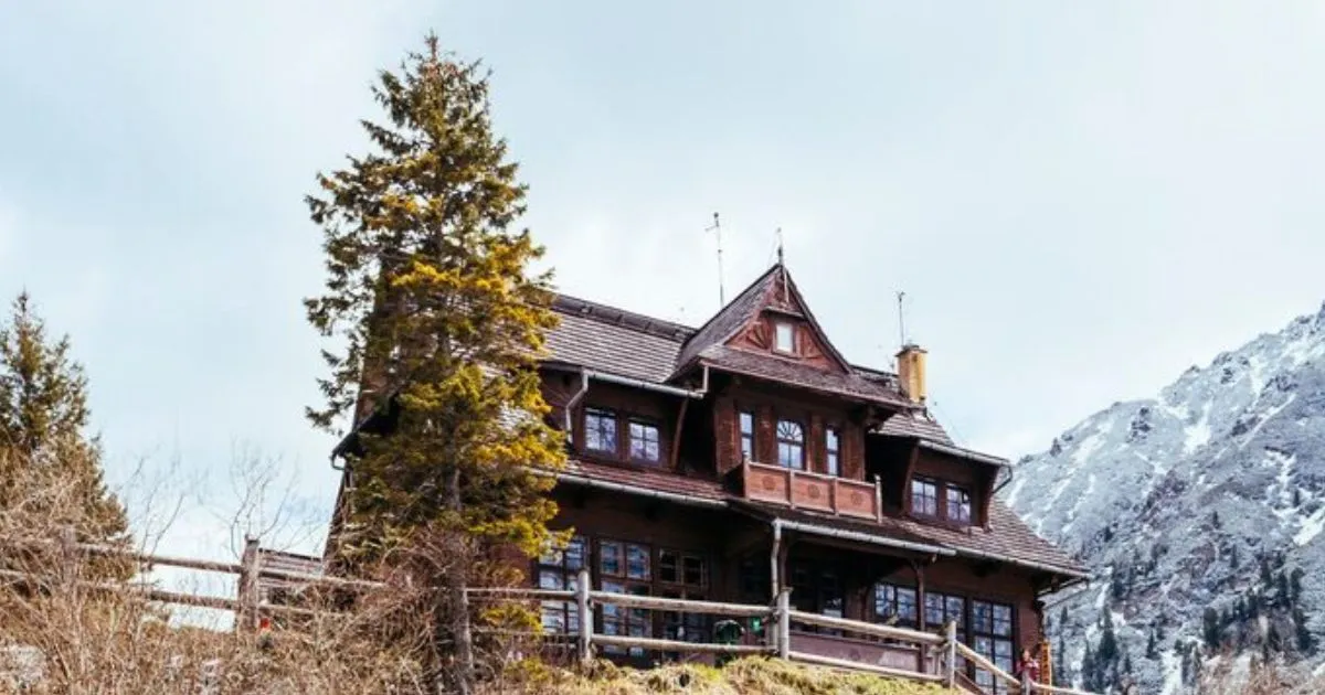 How to Choose the Right Hotel in Mukteshwar for Your Stay?