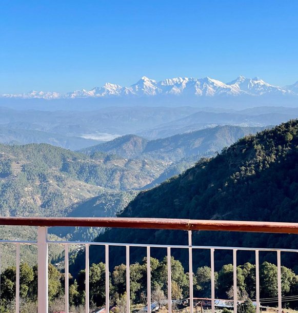 Mukteshwar homestay with mountain view